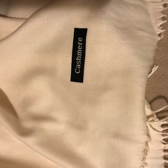 SCARF  WITH DRAGONFLY embroidery - Picture 2 of 2